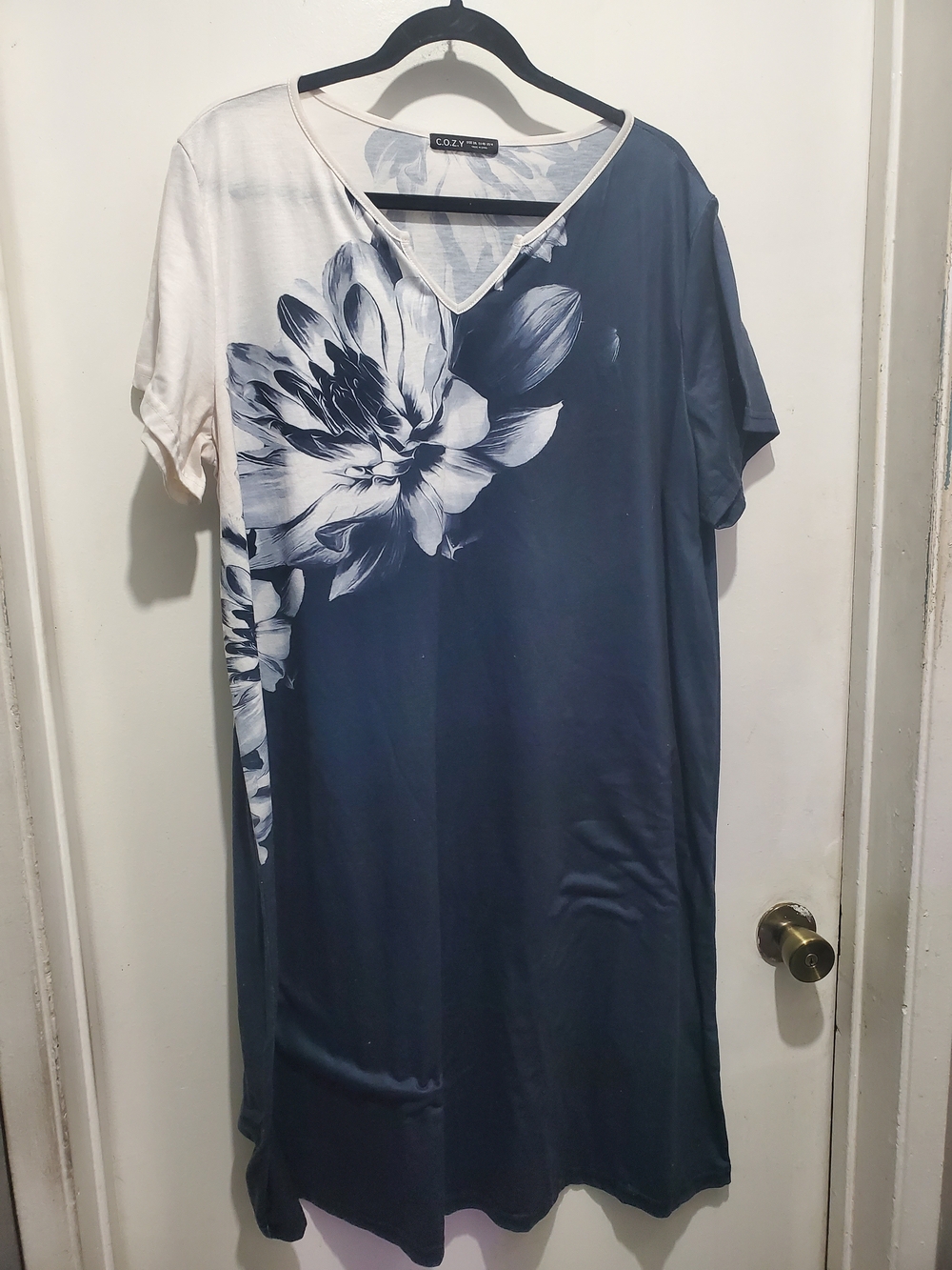 Navy & White Floral V-Neck Tunic Dress